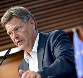 وزير الاقتصاد الألماني يوضح سبب فشل مفاوضات الغاز مع قطر