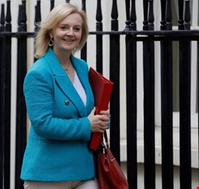 استطلاع: تراس تحافظ على تقدمها الكبير في السباق لرئاسة الحكومة البريطانية