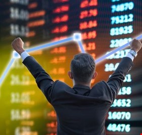 ماسك وصفه بالاحتيال.. ماذا تعرف عن عملية 