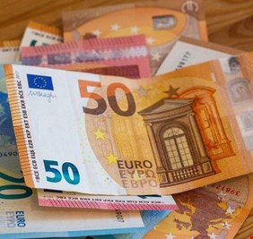 توقعات بمزيد من التراجع.. تداول اليورو عند أدنى مستوياته خلال عقدين