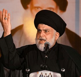 وزير الصدر يهاجم هؤلاء: يريدون تشكيل حكومة ليكملوا بيع ما بقي من العراق
