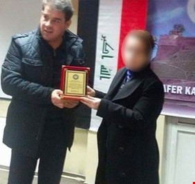 صحيفة: جامعة تركية منحت وساما لشقيق زعيم 