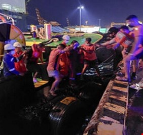 اندلاع حريق في عبارة فلبينية تقل 82 شخصا وإنقاذ 73 شخصا