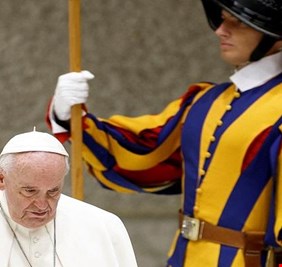 لن يذهب دون دعوة.. البابا في انتظار كيم للمرة الثانية