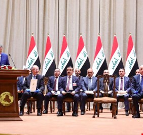 نواب وناشطون يطالبون بمنع اعضاء حكومة الكاظمي من السفر