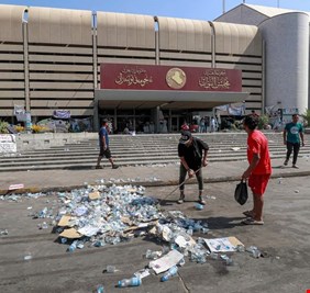 بالصور.. مجلس النواب ينفض عن اروقته صور الخراب والحرب