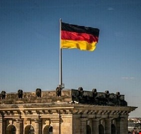 صحيفة: الاشتباه بتخابر اثنين من كبار المسؤولين الألمان مع روسيا