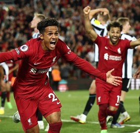 ليفربول يسقط نيوكاسل 