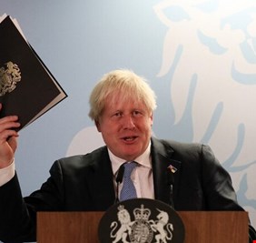 جونسون يعلن تخصيص أموال حكومية لبناء مفاعل نووي جديد