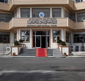 العمل تستعد لاطلاق الوجبة الثامنة من اعانات الحماية الاجتماعية