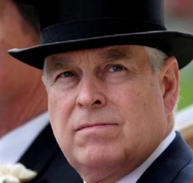 أمير بريطاني يتعرض لهجوم أثناء جنازة الملكة إليزابيث