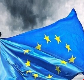 الكشف عن شبكة تهريب أوروبية للاجئين بجوازات سفر دبلوماسية وطائرات خاصة!