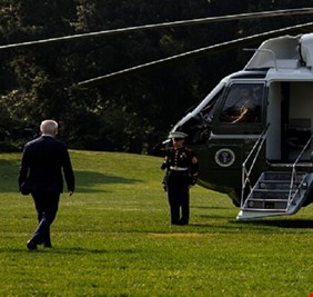 بايدن يصل إلى لندن لحضور جنازة الملكة إليزابيث الثانية