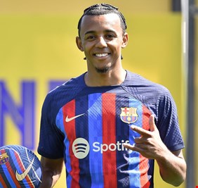 كوندي يكشف سر انتقاله الى برشلونة
