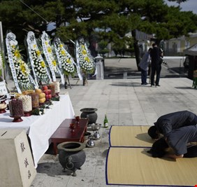 الزعيم يعزي بوفاة شخصية بارزة في كوريا الشمالية