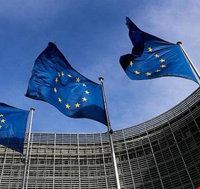 وزراء خارجية الاتحاد الأوروبي يناقشون تقديم مساعدات عسكرية إضافية لأوكرانيا