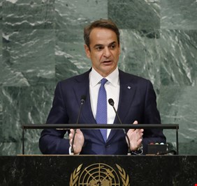 رئيس وزراء اليونان يحذر تركيا من المساس بسيادة بلاده