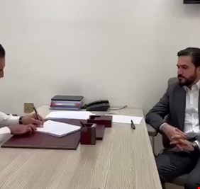 مستشار الحلبوسي يطالبه بعرض استقالة نواب الكتلة الصدرية على اعضاء مجلس النواب