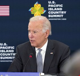 بايدن يعترف بسيادة دولتين