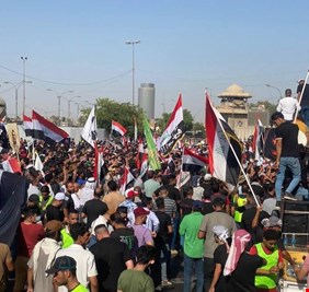 استمرار التظاهرات الشعبية على جسر الجمهورية وسط بغداد