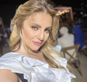 رانيا ياسين بإطلالة ساحرة من حفل زفاف ابنة أحمد صيام-بالصور