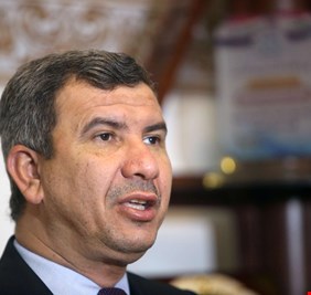 متظاهرو تشرين يطالبون بمحاسبة وزير النفط الحالي احسان عبد الجبار ومنعه من السفر