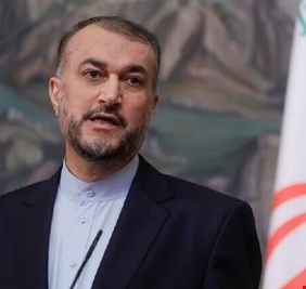 ماذا ابلغ وزير الخارجية الإيراني نظيره العراقي بشأن الهجمات الصاروخية ؟