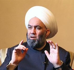 رجل دين سني بعد نجاته من الإغتيال يكشف حقيقة ما يجري في البصرة: صراع مافيوي!!