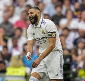 استبعاد بنزيما من قائمة ريال مدريد لمواجهة إشبيلية