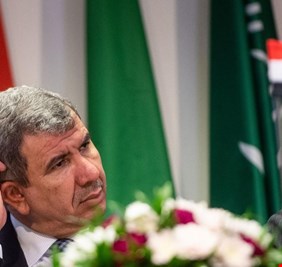 بالصوت والصورة والارقام ..  فضيحة مالية لوزير النفط حجمها أكبر من فضيحة القرن بعشرات المرات.. فهل سيتحرك القضاء نحوها؟