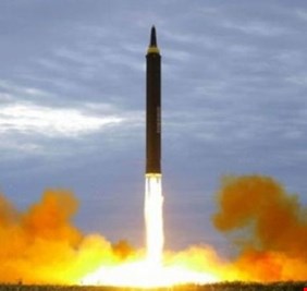 بيونج يانج تطلق صاروخا باليستيا وتحذر الجارة الجنوبية