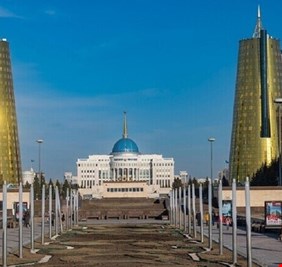 تعديلات في كازاخستان تحد من سلطات الرئيس وتمنع المناصب عن أقاربه