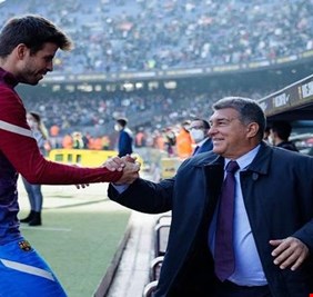 رئيس برشلونة يكشف سبب اعتزال بيكيه المفاجئ