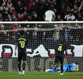 الصدارة لبرشلونة.. ريال مدريد يتجرع مرارة الهزيمة الأولى في الموسم