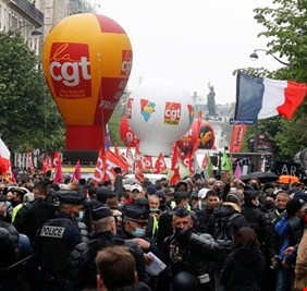 فرنسا..أكثرمن 30 ألف شخص شاركوا في المظاهرات