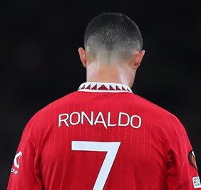 منعطف درامي قبيل كأس العالم.. هل انتهى مشوار رونالدو مع مانشستر يونايتد؟