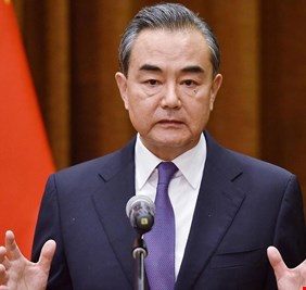 وزير الخارجية الصيني وانغ يي: من الضروري منع حدوث أزمة نووية