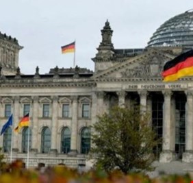 ثورة ألمانية على رواتب النواب الباهظة.. 10 آلاف يورو شهريا