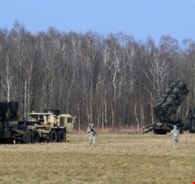 ألمانيا تقرر تزويد بولندا بأنظمة باتريوت للدفاع الجوي