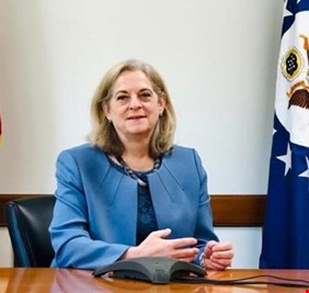 السفيرة الأمريكية رومانوسكي منزعجة من القصف الإيراني للاراضي العراقية