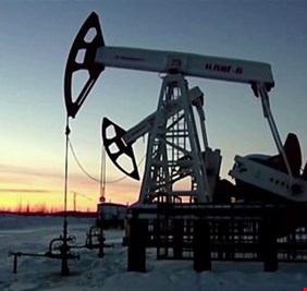 بلومبيرغ: محادثات الاتحاد الأوروبي بشأن وضع سقف لأسعار النفط الروسي وصلت لطريق مسدود