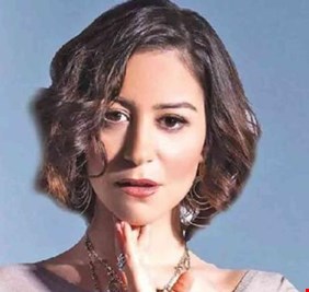 القبض على منة شلبي بتهمة حيازة مخدرات