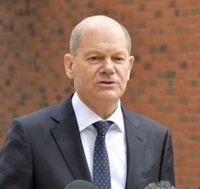 مستشار ألمانيا يعد أوكرانيا بالدعم.. ويطرح رؤيته لنهاية الحرب