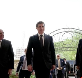 عبد المهدي يلتقي البارزاني في بغداد