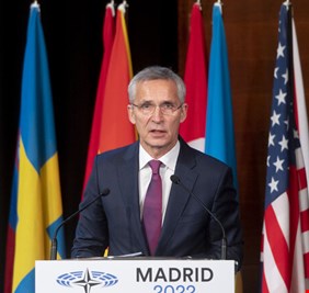 ستولتنبرغ: أتوقع زيادة توريدات أنظمة الدفاع الجوي لأوكرانيا