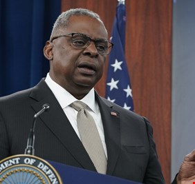 وزير الدفاع الأمريكي يبلغ نظيره التركي أن غارات أنقرة في سوريا تهدد القوات الأمريكية