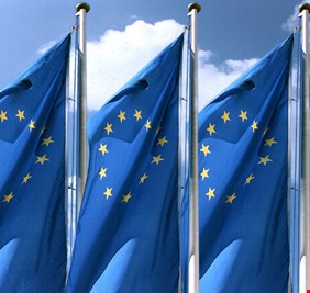 لجنة أوروبية توافق على إعفاء دولتين عربيتين من تأشيرة 