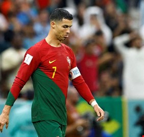 زميل لرونالدو  ينصحه أن لا يكرر  أمام المغرب ما فعله في مباراة سويسرا، من اجل مصلحته ومصلحة بلاده !