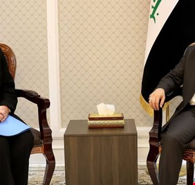 الاعرجي والسفيرة الأمريكية رومانوسكي في لقاء مشترك والهول حاضراً