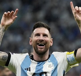 ميسي يعادل رقما قياسيا بعد 